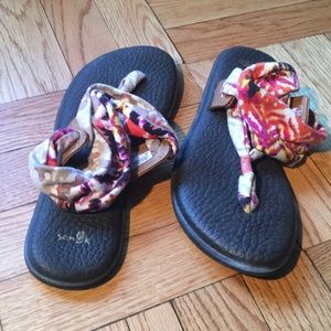 ⚡️SALE✨ Sanuk yoga sling sandals!